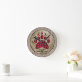 Burlap Rustic Wood Red Buffalo Kariert Bear Paw Runde Wanduhr (Zuhause)