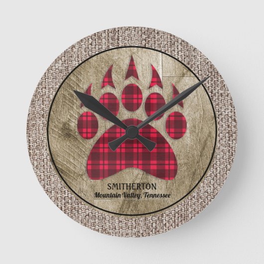 Burlap Rustic Wood Red Buffalo Kariert Bear Paw Runde Wanduhr (Vorderseite)