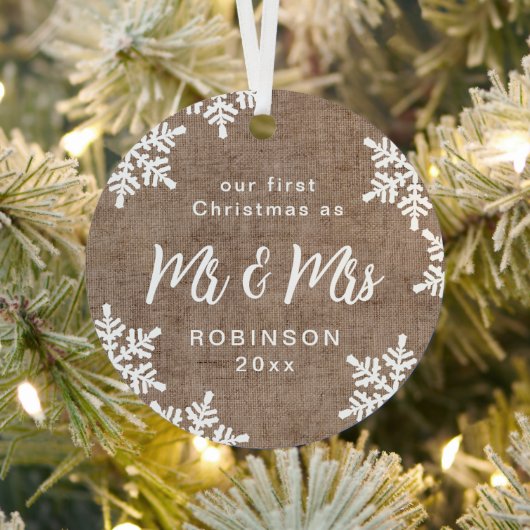 Burlap Snowflakes Unsere ersten Weihnachten Mr. & Ornament Aus Metall (InSitu)