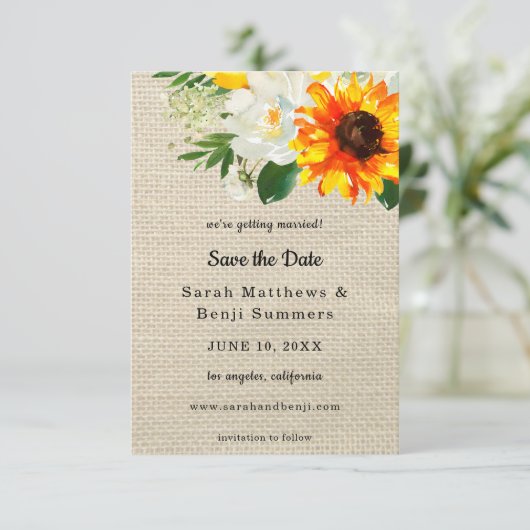 Burlap Sonnenblumen und Weiße Blüten Save the Date (Stehend Vorderseite)