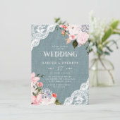 Burlap und Lace Rustic Dusty Blue Floral Wedding Einladung (Stehend Vorderseite)