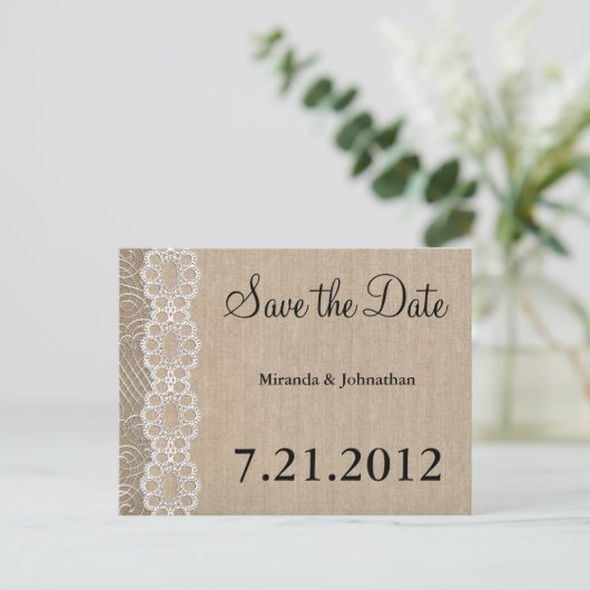 Burlap und Lace Rustic Save the Date Ankündigungspostkarte (Stehend Vorderseite)