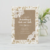 Burlap & White Floral Lace Elegante Rustikale Hoch Einladung (Stehend Vorderseite)