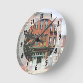 Burlington NJ - Straße im historischen Bezirk Runde Wanduhr (Winkel)