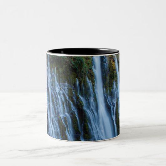 Burney Falls Zweifarbige Tasse (Mittel)