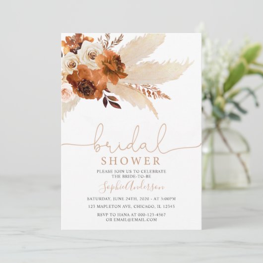 Burnt Orange Bohemisch Pampas Grass Brautparty Einladung (Stehend Vorderseite)