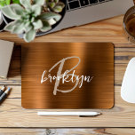 Burnt Orange Brushed Metal Script Monogram Mousepad<br><div class="desc">Dieses elegante personalisierte Mauspad verfügt über ein Monogramm und einen Vornamen in modernen beige-weißen Schriften auf einem angesagten,  orangefarbenen Metallhintergrund.</div>