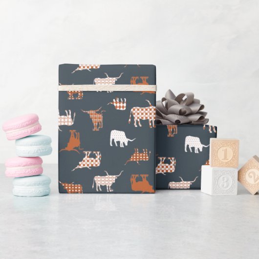 Burnt Orange & Dark Gray Gemusterte Longhorns Geschenkpapier (Babyparty)