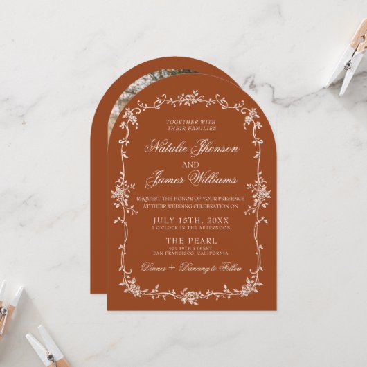 Burnt Orange Floral Boho Terracotta Arched Wedding Einladung (Vorderseite/Rückseite Beispiel)