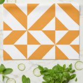 Burnt Orange Geometric Deko Cube Pattern Handtuch (Gefaltet)