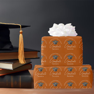 Burnt Orange Graduate Personalisiert Abschluss Geschenkpapier
