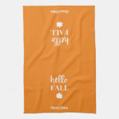 Burnt Orange Hello Fall Personalisierter Name Geschirrtuch (Vertikal)
