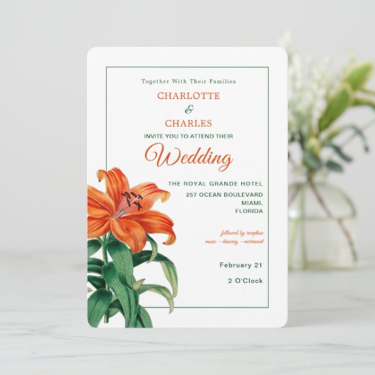 Burnt Orange Lily Stylish Floral Wedding Einladung (Stehend Vorderseite)