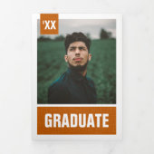 Burnt Orange Modern Textured Foto Abschluss Dreifach Gefaltete Einladung (Cover)