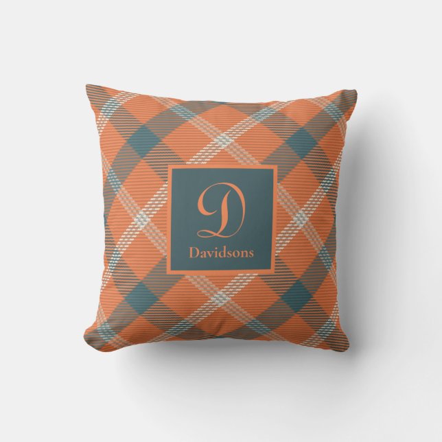 Burnt Orange Scottish Tartan Kariert Monogram Fall Kissen (Vorderseite)