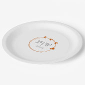 Burnt Orange Simple Heart Wreath Monogram Wedding Pappteller (Schrägansicht)