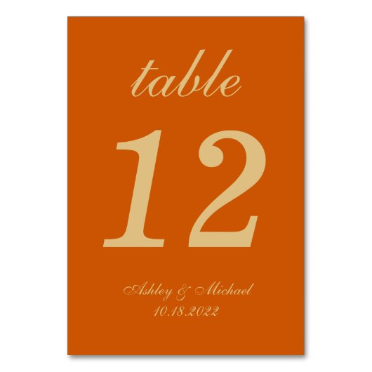 Burnt Orange Wedding Simple Golden Yellow Script Tischnummer (Vorderseite)