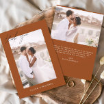 Burnt Orange Wedding Vielen Dank Foto Minimalistis Dankeskarte<br><div class="desc">Burnt Orange Romantic Wedding Dankeschön Karten,  die ein Foto auf der Vorder-und Rückseite haben. Die Dankeschön-Karten enthalten eine moderne,  handgeschriebene,  kursive Schriftzeichen-Typografie,  die elegant,  einfach und modern nach einem minimalistischen einfachen Hochzeitstag-Fest zu verwenden sind.</div>