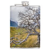 Burnt tree, Torres del Paine, Chile Flachmann (Vorderseite)