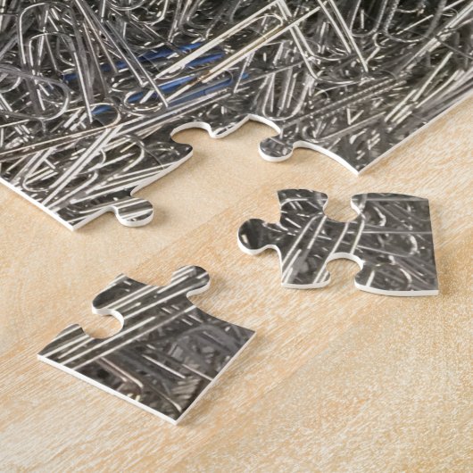 Büroklammern in einem Stapelpuzzlespiel Puzzle (Seite)