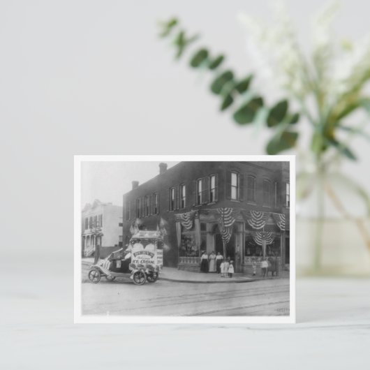 "Bury's Ice Cream" Postkarte (Stehend Vorderseite)