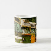 Bus Friedhof Schwarz/Weiß 11 oz Morphing Tasse (Mittel)