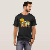 Bus vor Bäumen Busfahrer T-Shirt (Vorne ganz)
