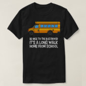 Busfahrer mit Schulbus T-Shirt (Design vorne)