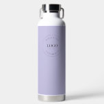 Business-Logo Custom QR-Website lila Trinkflasche<br><div class="desc">Machen Sie mit der Business Logo Custom QR Code Website lila Water Bottle eine kühne Erklärung für Ihr Geschäft. Diese berufliche Wasserflasche zeigt nicht nur Ihr Firmenlogo, sondern bietet auch eine einzigartige und effektive Möglichkeit, den Webverkehr und die Verlobung der Kunden zu steigern. Mit dem benutzerdefinierten QR-Codegenerator auf der Flasche...</div>