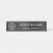 Business Logo Elegant Employee Faux Brushed Black Schreibtischnamensplakette (Vorderseite )