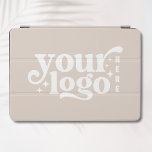 Business-Logo Modernes, minimales Beige Beruflich iPad Air Hülle<br><div class="desc">Business-Logo Moderne minimale Beige Berufliche iPad Air-Abdeckung</div>