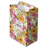 Business Packaging Modern Yellow Pink Floral Mittlere Geschenktüte (Vorderseite Schrägansicht)