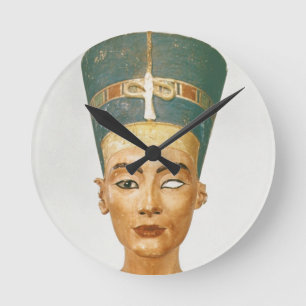 Bust of Queen Nefertiti, front view, from the stud Runde Wanduhr