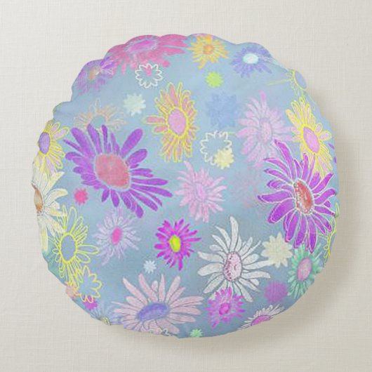 Bustling Daisies Indoor/Outdoor Round Throw Kissen (Vorderseite)