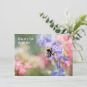 "Busy as a Little Bumble Bee" Soft Pastel Flowers (Stehend Vorderseite)