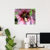 Busy Be Collection Pollen in a Hibiscus  Poster (Heimbüro)