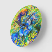 Busy Bee: A Bee & Forget-me-not Flowers Runde Wanduhr (Winkel)