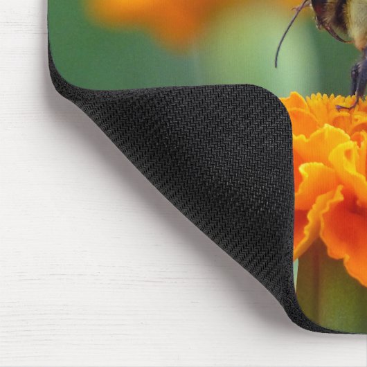 Busy Bumble Bee Mousepad (Ecke)