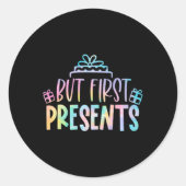 But First Xmas Family Christmas Pajamas T Shirt Runder Aufkleber (Vorderseite)