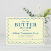 Butter Believe It Yellow Vintage 2026 Graduation Einladung (Stehend Vorderseite)