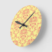 Butter und Cranberry Damask Runde Wanduhr (Winkel)
