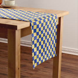 Butter yellow and blue checkered board pattern kurzer tischläufer