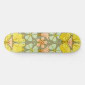 Butterfly Floral Botanischer Jugendstil Skateboard (Horizontal)