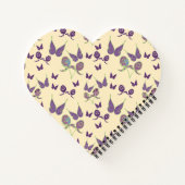 Butterfly Joy in Cream Heart Shaped Notebook Notizblock (Rückseite)