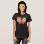 Butterfly landing on flower beautiful T-Shirt (Vorne ganz)