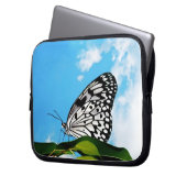 Butterfly & Sky Laptopschutzhülle (Vorderseite Links)