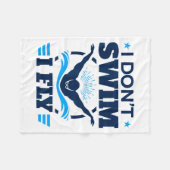 Butterfly Stroke Swimmer I Don't Swim I Fly Fleecedecke (Vorderseite (Horizontal))