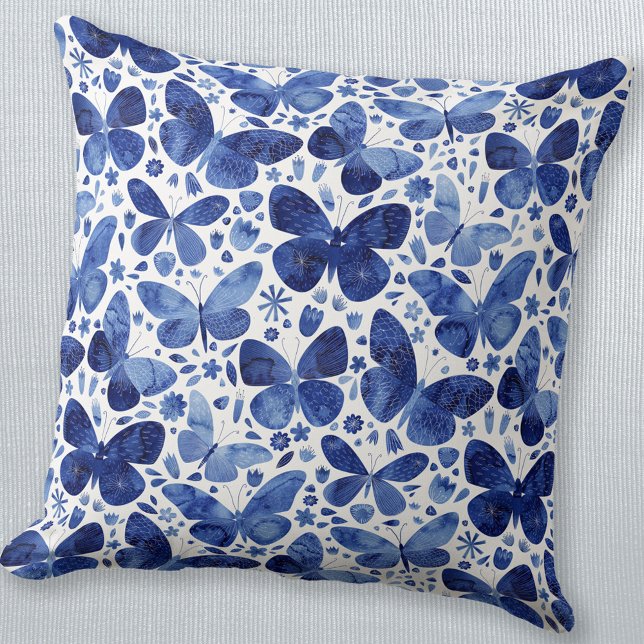 Butterfly Watercolor Blue Kissen (Indigo navy blue butterfly watercolor painting throw pillow)