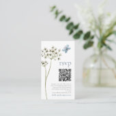 Butterfly Wildblume QR Blue Wedding RSVP Card Begleitkarte (Stehend Vorderseite)