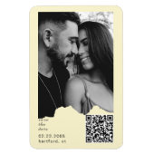 Buttery Yellow Paar Foto QR Code Hochzeit Magnet (Vertikal)
